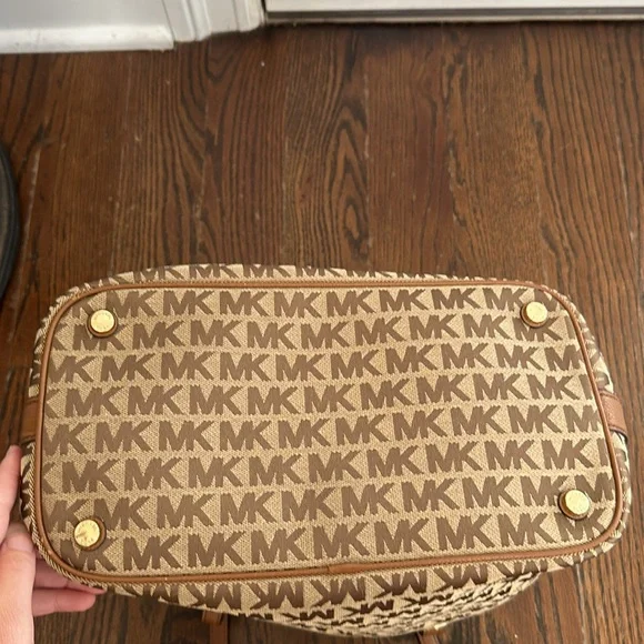 Michael Kors Tote Bag - Picture 5 of 5